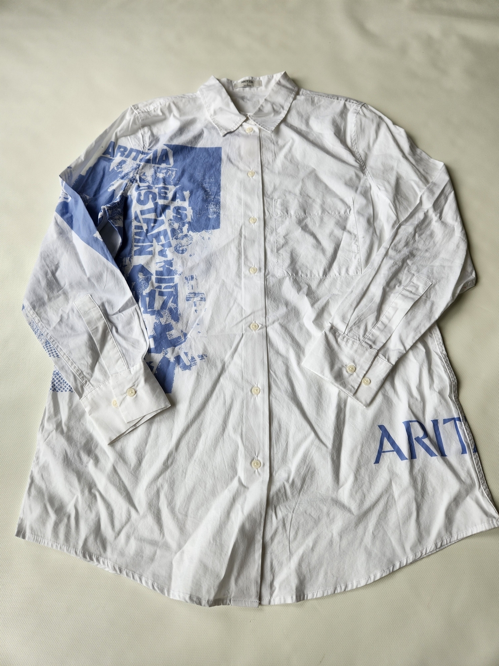 Aritzia NWOT Womens Size 2 White Blue Graphic Button Down Oversized Shirt - Picture 2 of 9